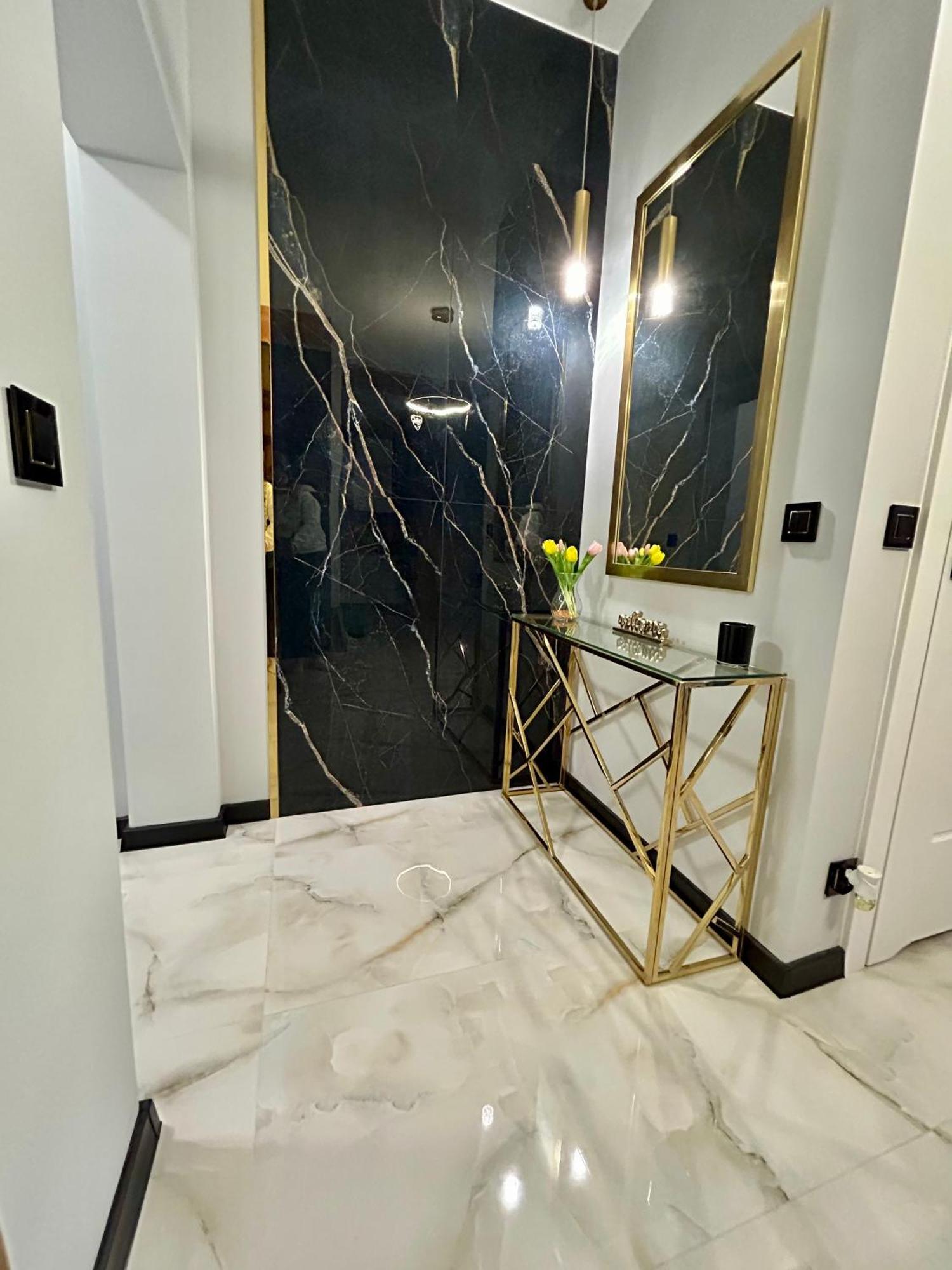 Golden Luxury Suite Nowy Dwór Mazowiecki Zewnętrze zdjęcie